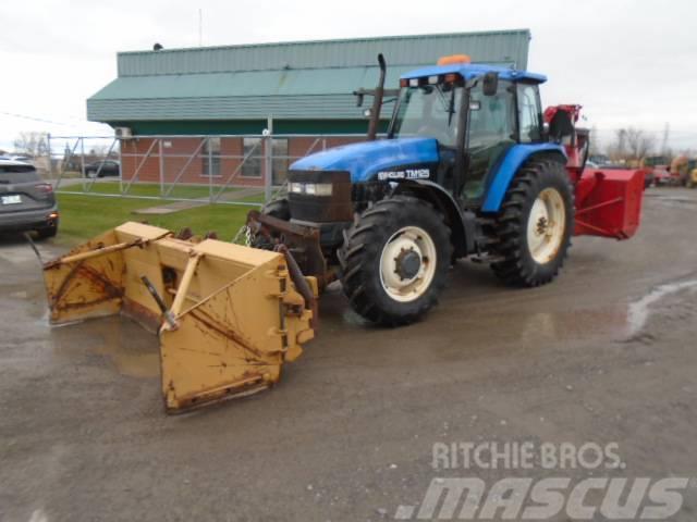 New Holland TM 125 Traktori