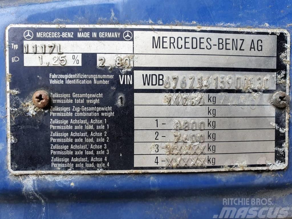 Mercedes-Benz 1117 L (KONIOWÓZ) Kamioni za transport stoke