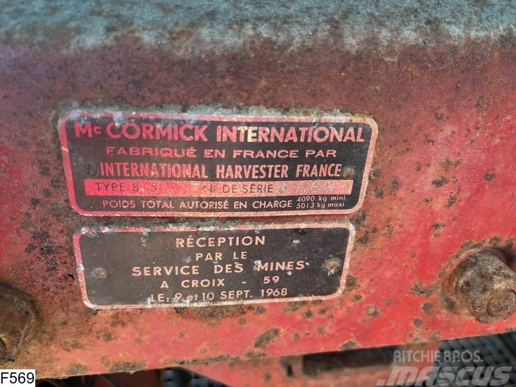International 851 Mc Cormick International 851 Kombajni