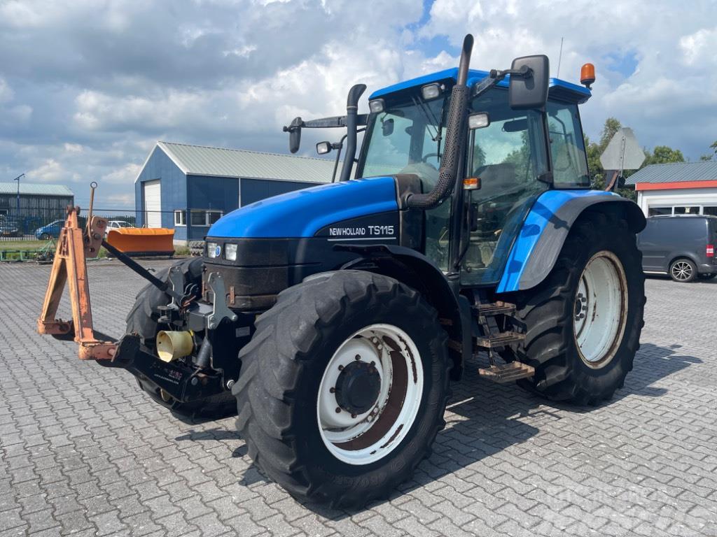 New Holland TS 115 Traktori