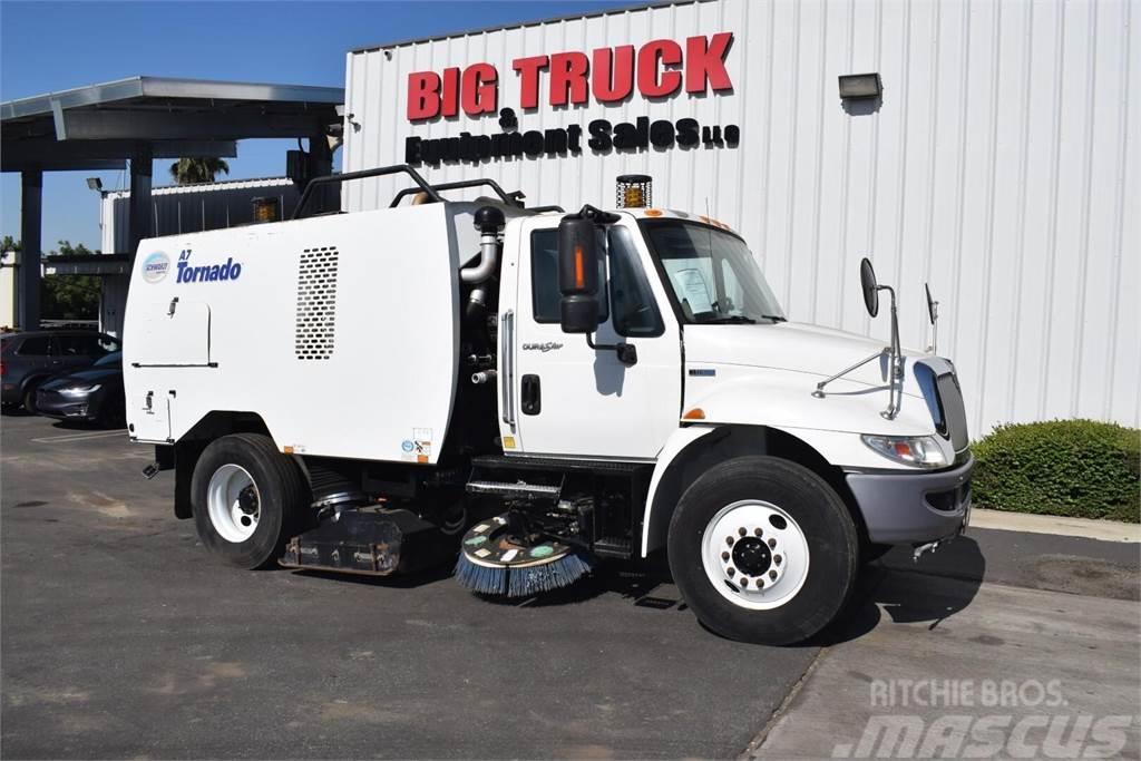 International DURASTAR 4300 Kamioni za čišćenje ulica