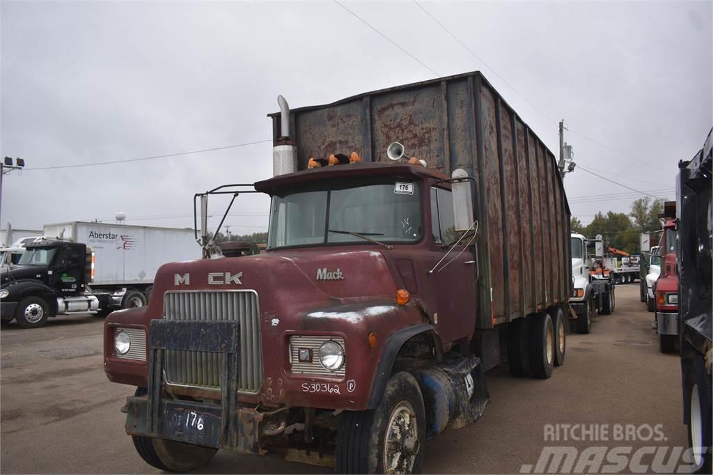 Mack DM685S Kamioni sa kranom