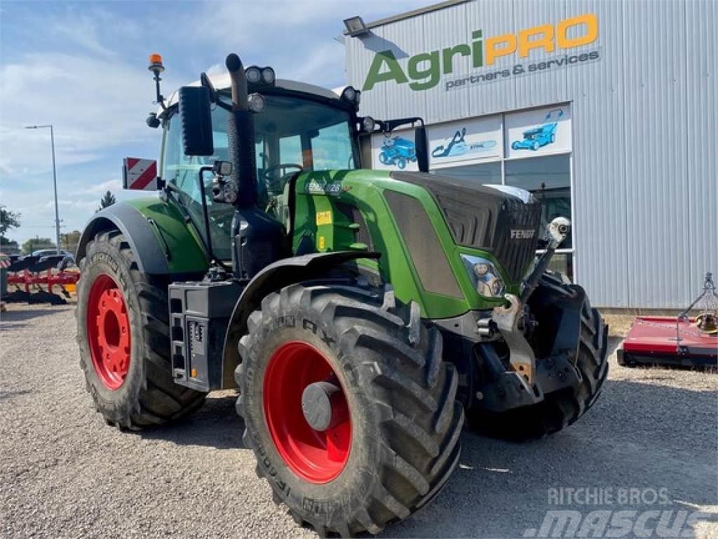 Fendt 828 PROFI PLUS Traktori