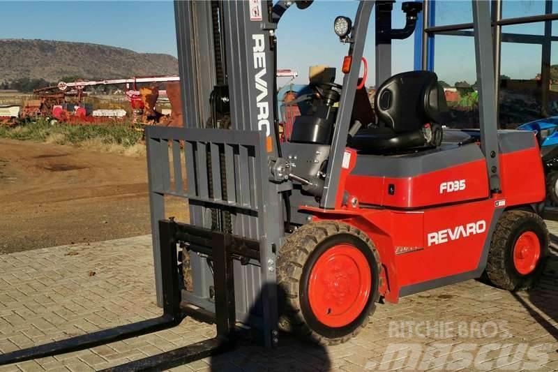  Other Revaro FD35 Standard 2.5 Ton Diesel Forklift Traktori