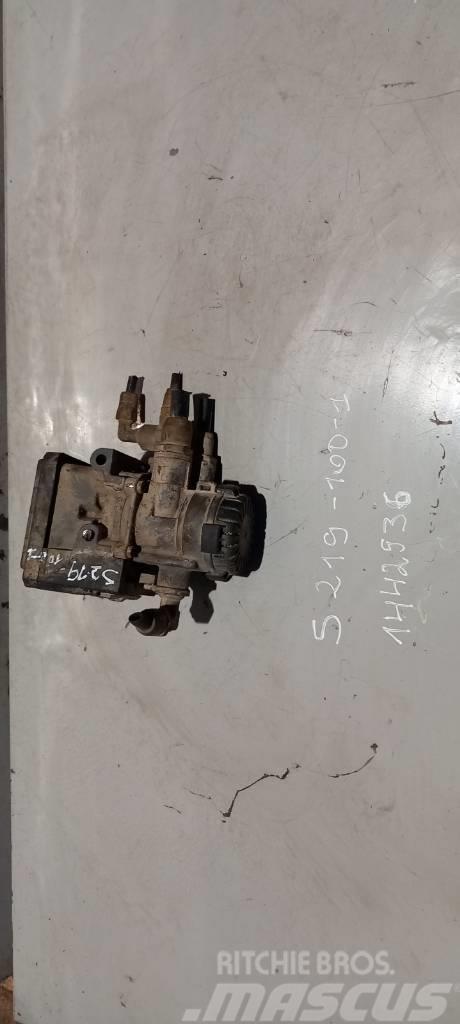 Scania R420 1442936 EBS valve Mjenjači