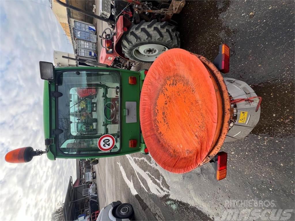 John Deere 4100 Allrad Kompaktni (mali) traktori