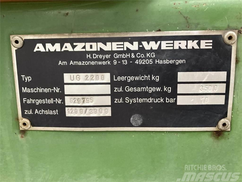 Amazone UG 2200 Vučene prskalice