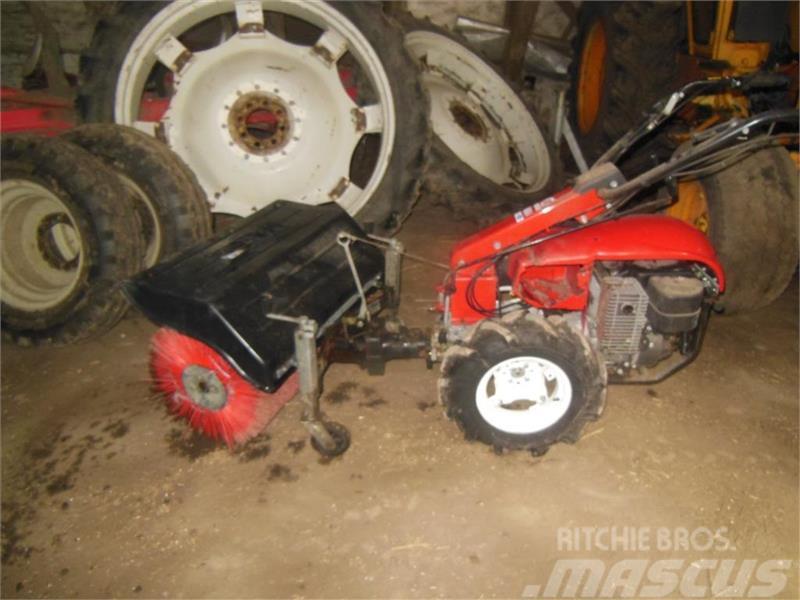 Nibbi Mak 4 med kost Kompaktni (mali) traktori