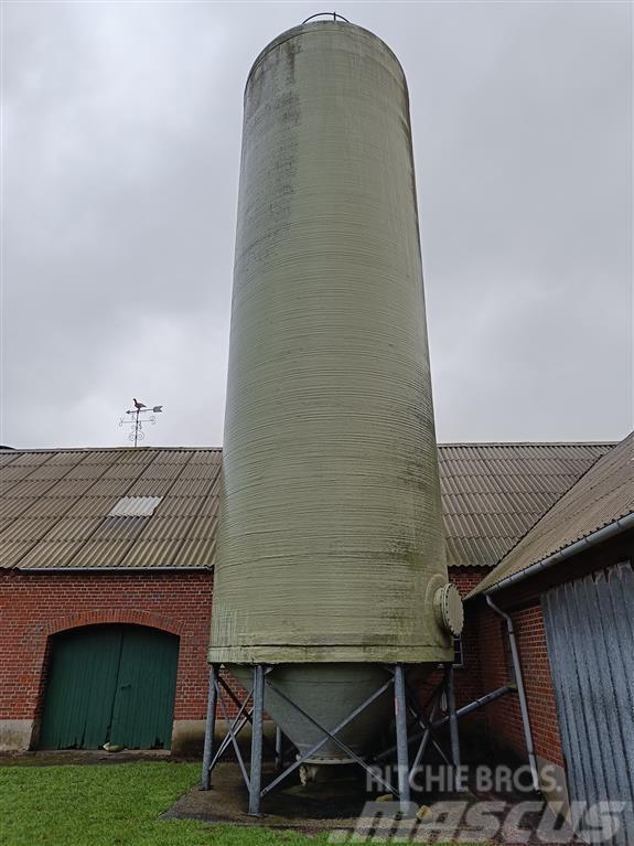 Tunetank 70 tons med snegl Oprema za istovaranje silosa
