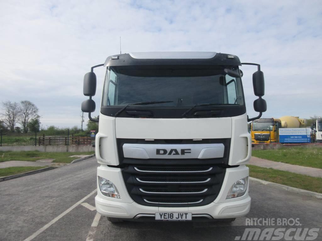 DAF CF450 Kamioni s ravnim pločom / vitlom