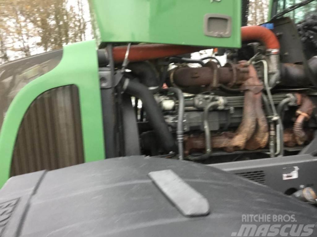 Fendt 718 VARIO Traktori