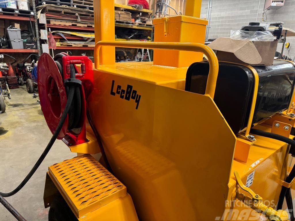 LeeBoy 250 T Dodatna oprema za asfaltne strojeve