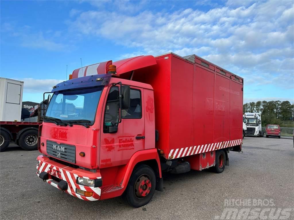 MAN 10.220 Dyreambulance Kamioni za transport stoke