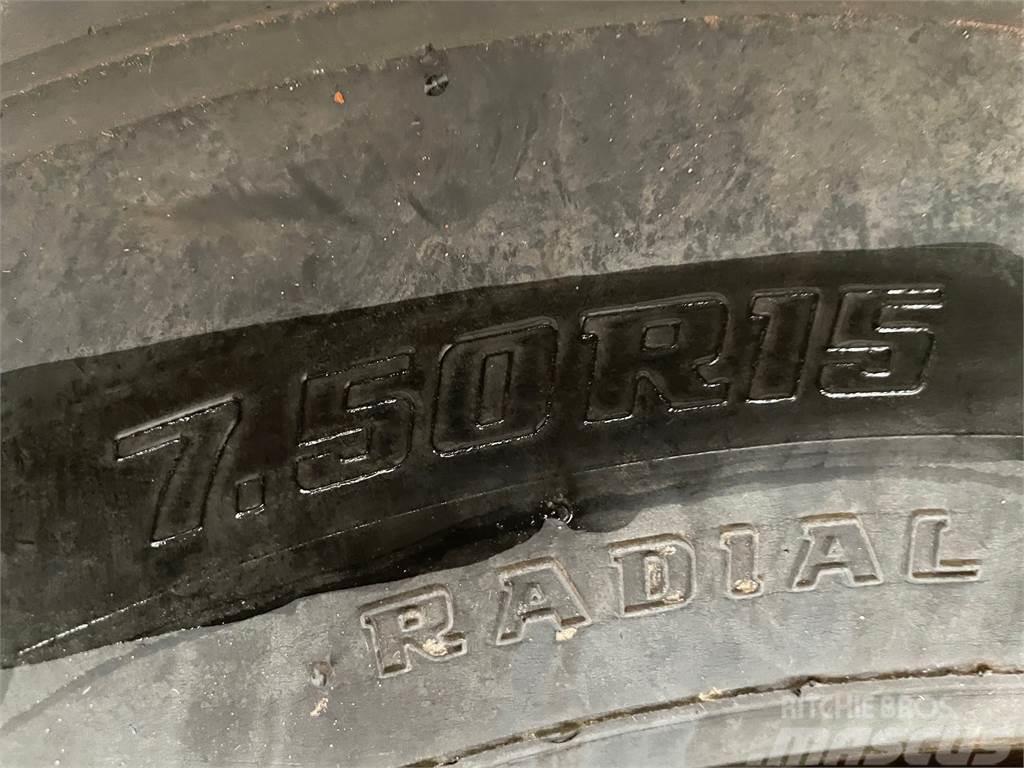  7.50XR15 Bridgestone dæk på fælg - 8 stk Gume, kotači i naplatci