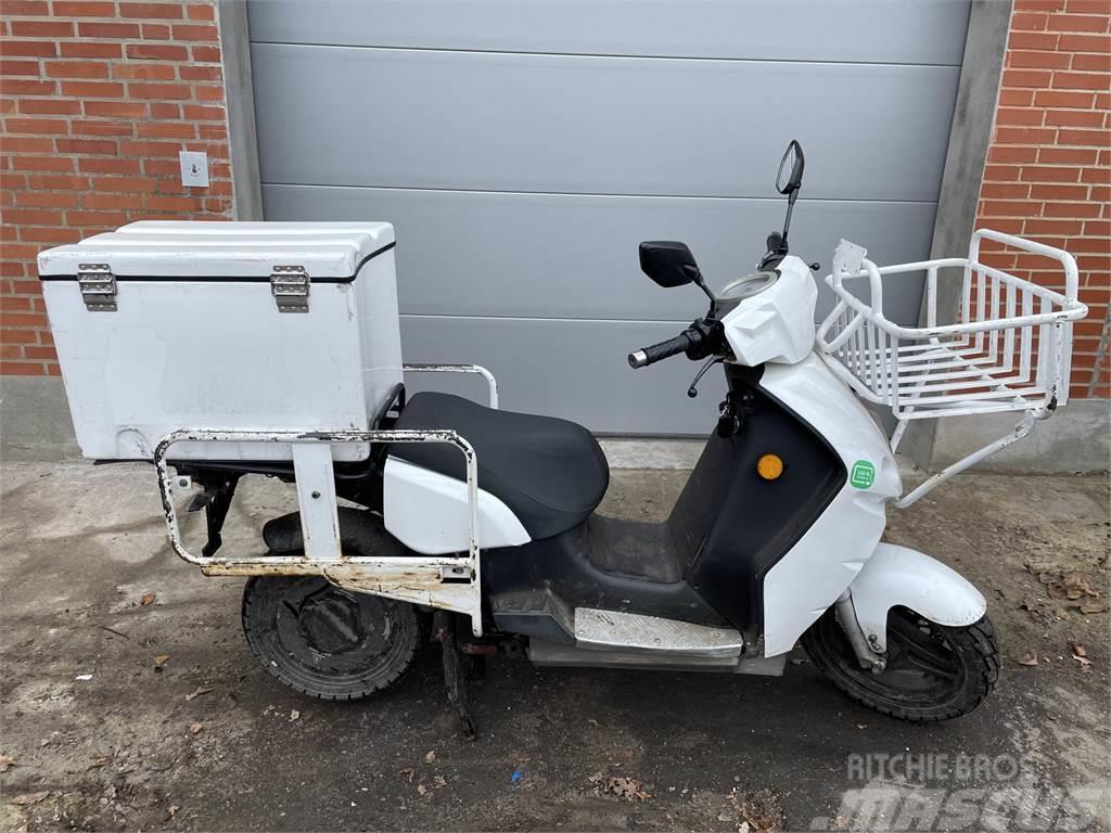  El-scooter V-Moto E-max, German Engineering, Itali Ostale komponente