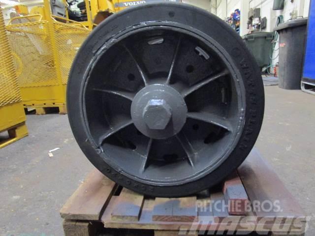 Mafi hjul - Fastgummihjul 26x6x20 Gume, kotači i naplatci