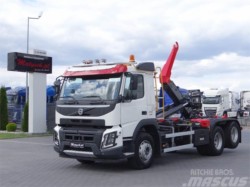 Volvo FMX 450 Rol kiper kamioni s kukama za dizanje