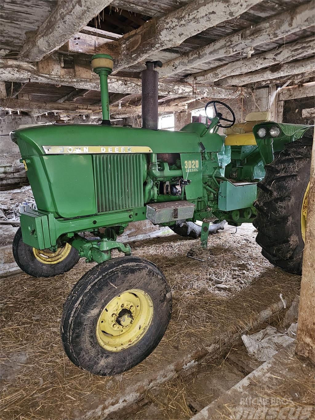 John Deere 3020 POWERSHIFT Traktori