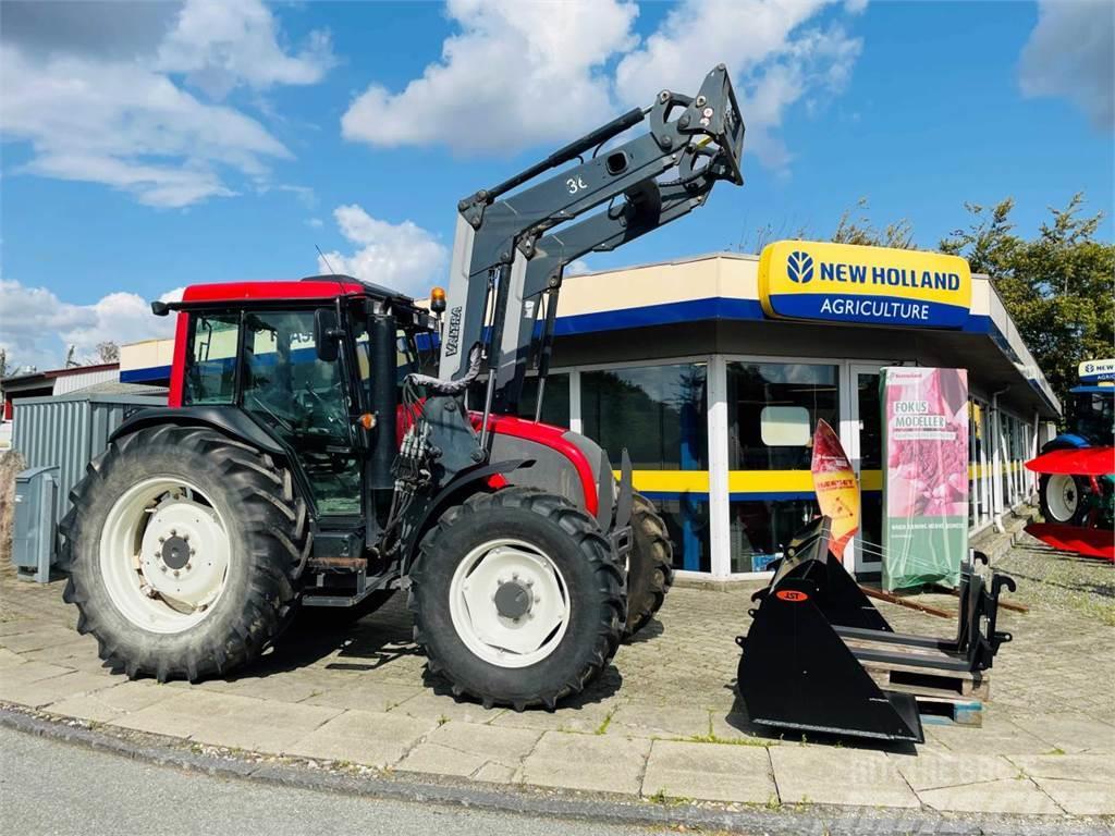 Valtra A83 Traktori