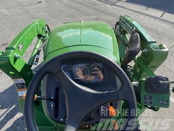John Deere 3025D Kompaktni (mali) traktori