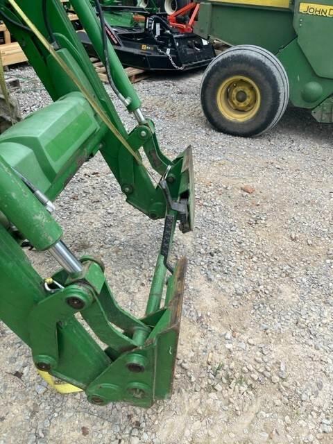 John Deere 5055E Kompaktni (mali) traktori