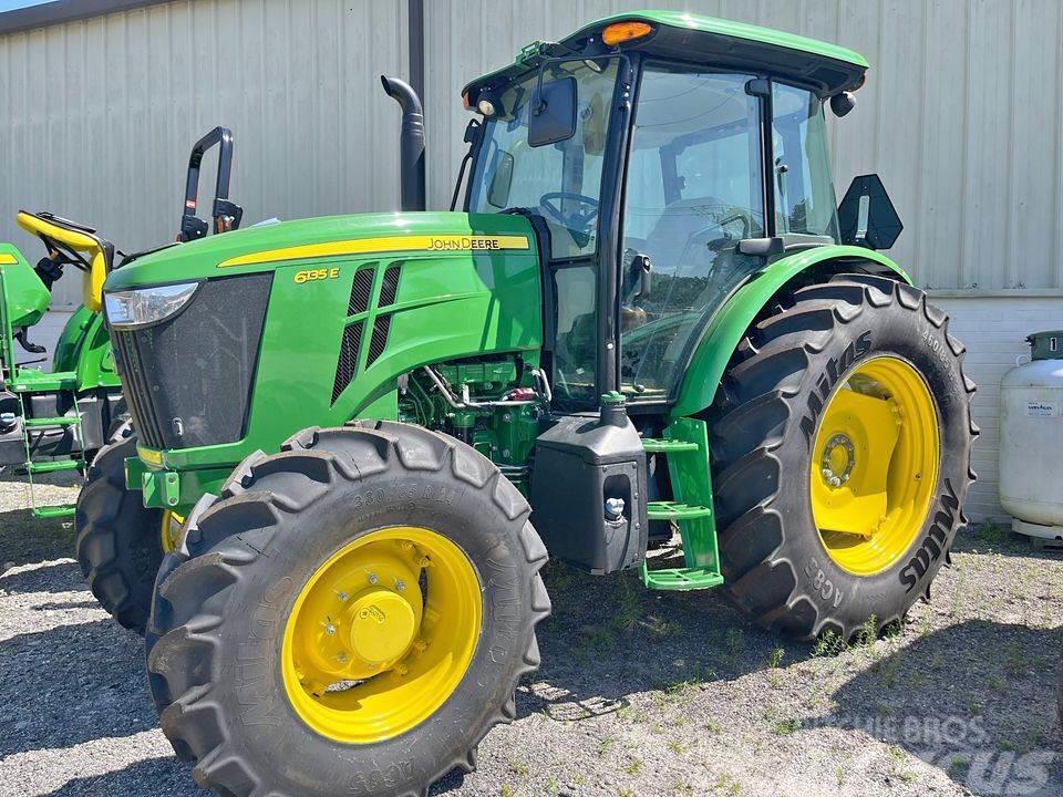 John Deere 6135E Kompaktni (mali) traktori