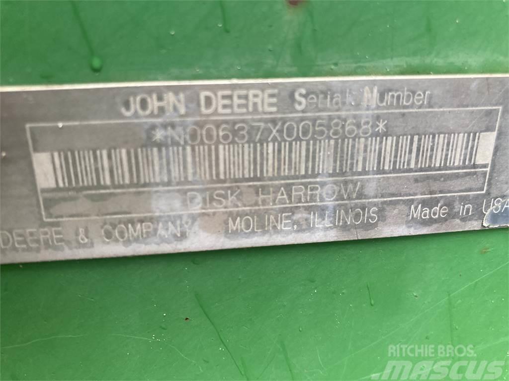 John Deere 637 Tanjurače