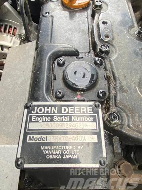 John Deere XUV 865M Pomoćni strojevi