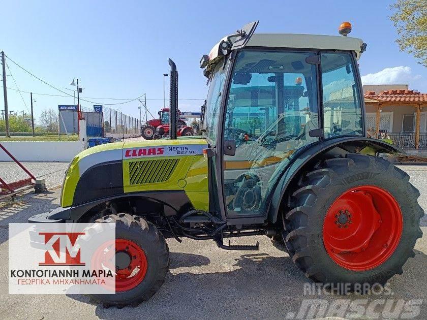 CLAAS NECTIS 227VE Traktori