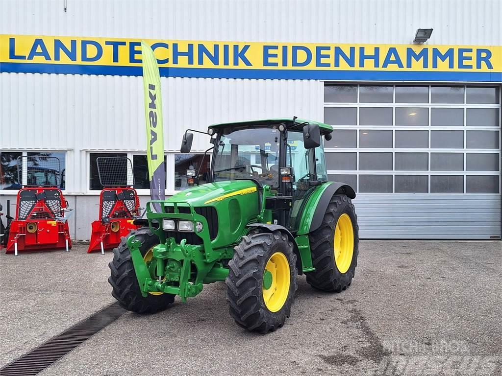 John Deere 5820 Premium Traktori
