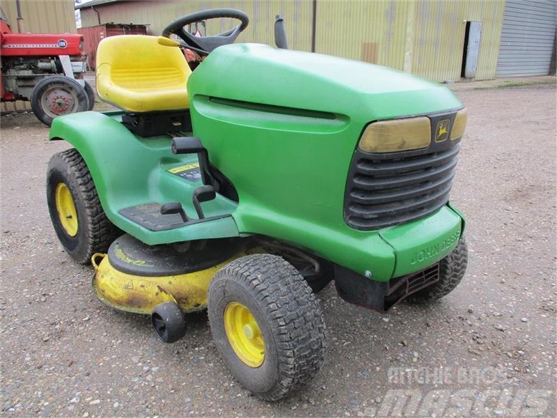 John Deere 16/42 Kompaktni (mali) traktori