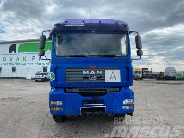 MAN TGA 26.440 6X4 for containers with crane vin 945 Kamioni sa kranom