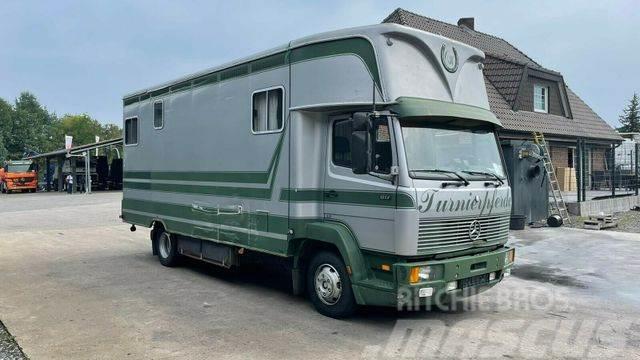 Mercedes-Benz 817 Niehoffaufbau mit Küche Sitzecke 3 Pferde Kamioni za transport stoke