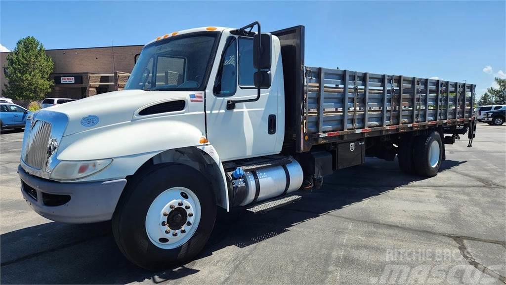 International 4000 Kamioni za transport stoke
