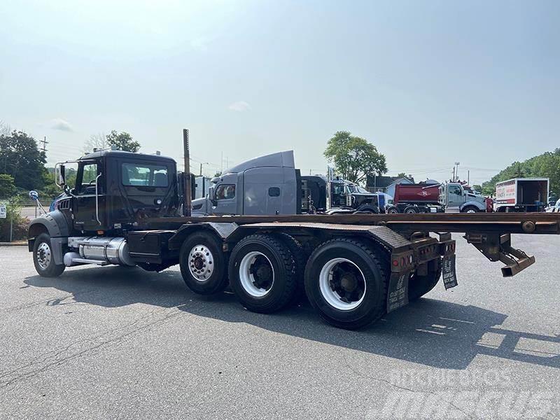 Mack Granite GU713 Rol kiper kamioni s kukama za dizanje