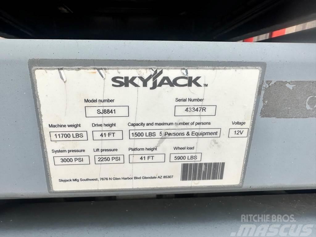 SkyJack SJ 8841 Vertikalne radne podizne platforme