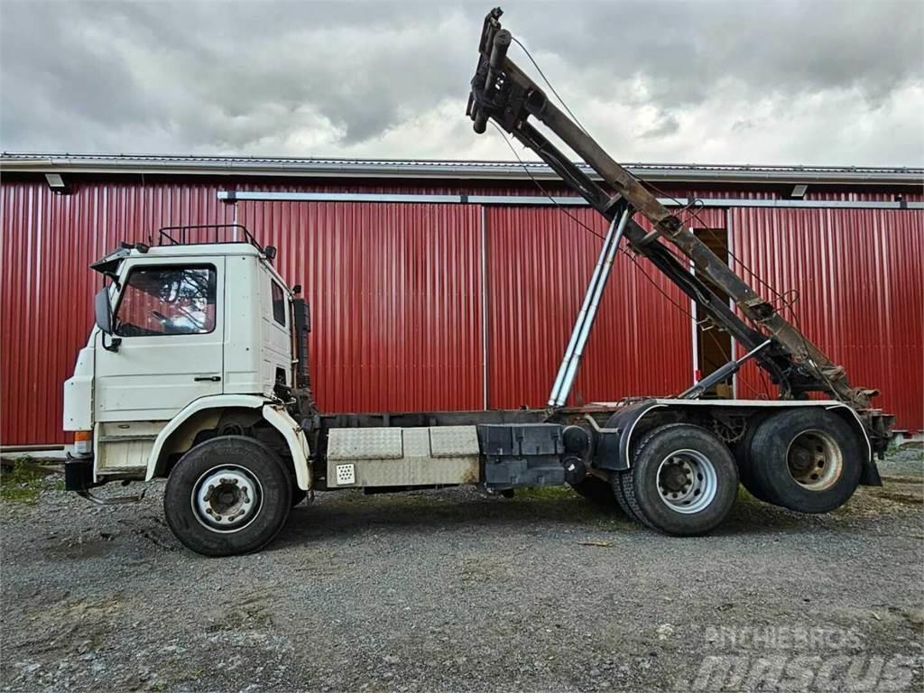 Scania 113H myydään katsastettuna Demontažnii kamioni za podizanje kabela