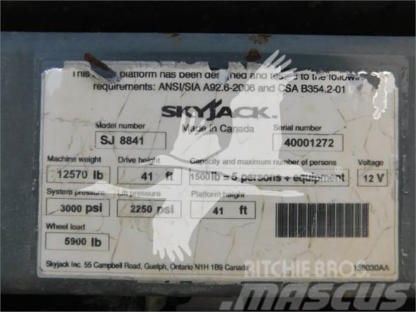 SkyJack SJ8841RT Škaraste platforme