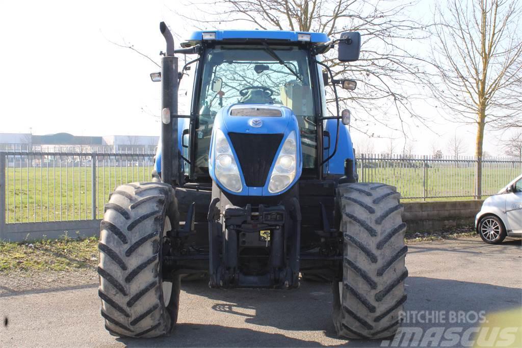 New Holland T7030 Traktori