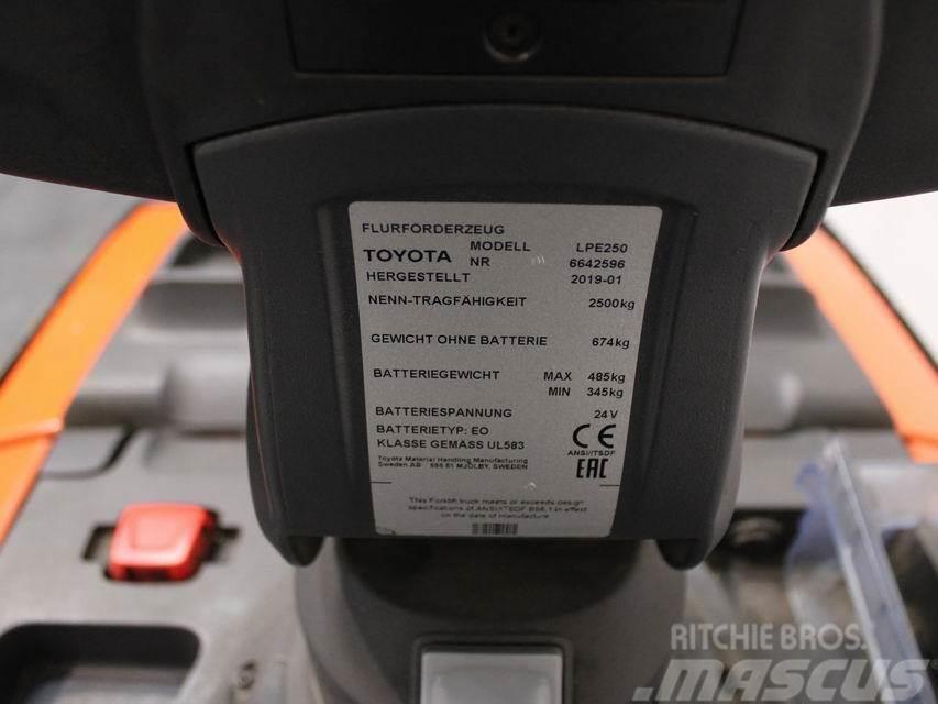 Toyota LPE 250 Nisko podizni električni viličar