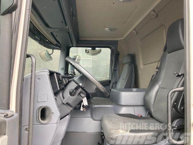 Scania P 320 DB6x2*4MNA Frigde 3 zones Kamioni hladnjače