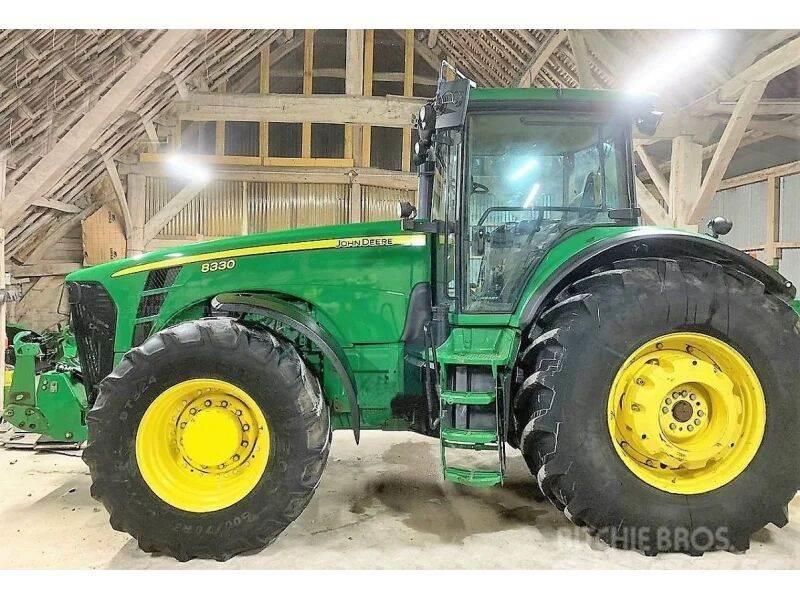 John Deere 8330 Traktori