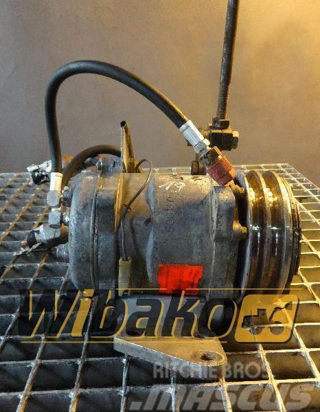 Hanomag Air conditioning compressor Hanomag 70E Motori