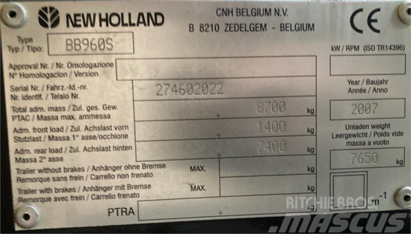 New Holland BB 960A M. Parkland ballevogn Balirke za kockaste bale